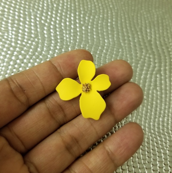 Lily Flower Earrings Floral Statement - Picture 8 of 8